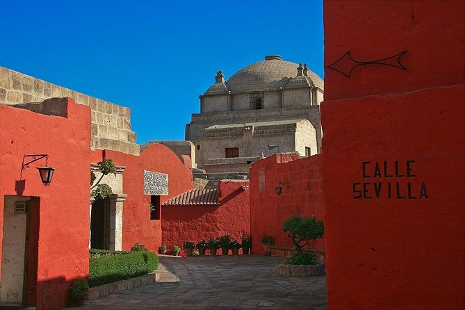 City Tour in Arequipa, Santa Catalina and Viewpoints - Discovering Santa Catalina Monastery