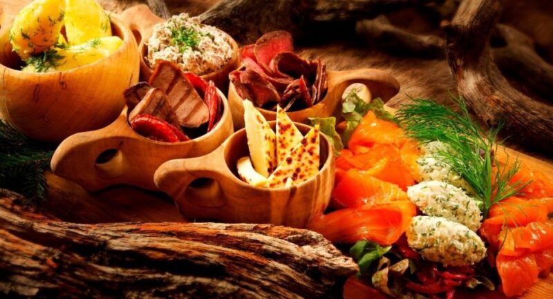 CITY Tour With Food Tasting in Helsinki - Duration and Group Size