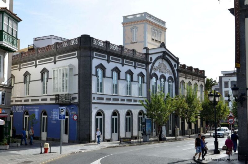 City Treasures Unveiled: 3.5-Hour Las Palmas Taxi and Walkin - Included Experiences