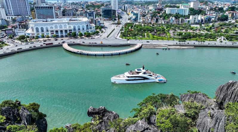 City Voyage of Ha Long Bay With Luxury Yacht Experience - Key Points
