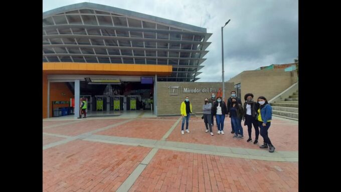 Ciudad Bolivar Tour With Transmicable Experience - Discovering Transformative Art