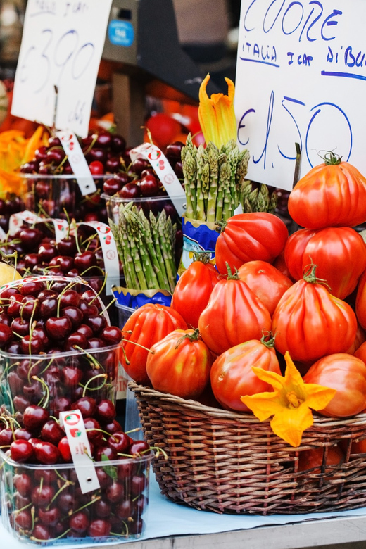 Civitavecchia: Market Tour and Meal at a Locals Home - Market and Cooking Experience