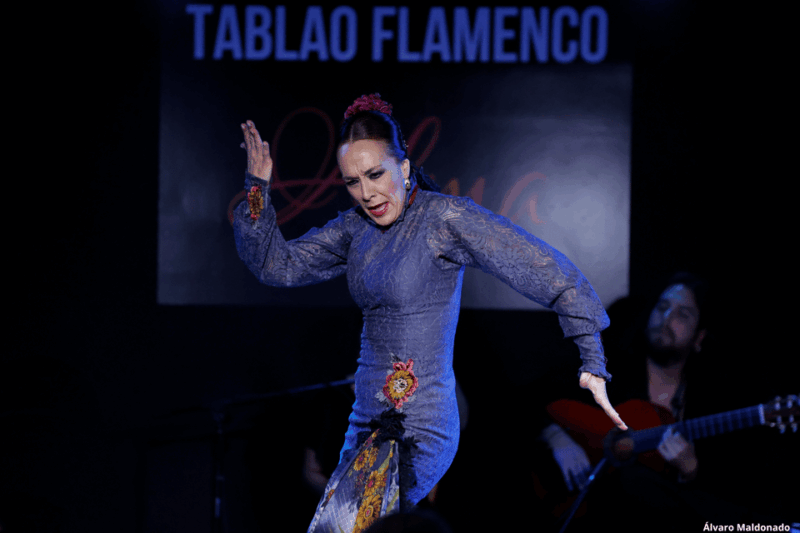 Claps Workshop in Tablao Flamenco Alma - Languages Offered