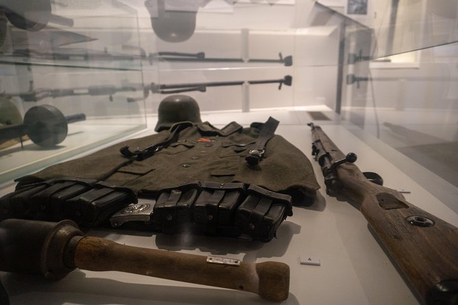 Clash of Titans: Battle for Seelow Heights WW2 Tour - Comfortable Transportation and Tour Logistics