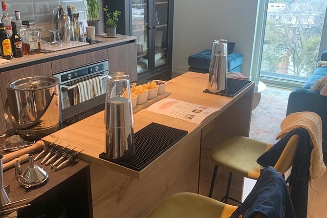 Classic Cocktails Workshop in Toronto - Meeting Point and Time