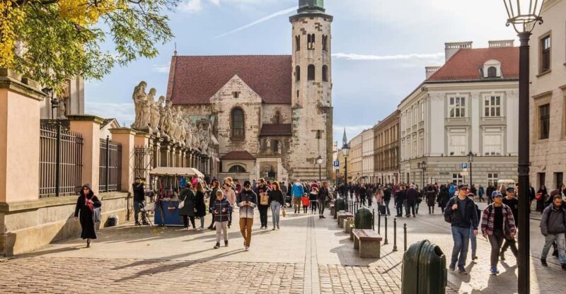 Classic Guided Walking Tour in The Old Town of Krakow - Tour Experience and Guidelines