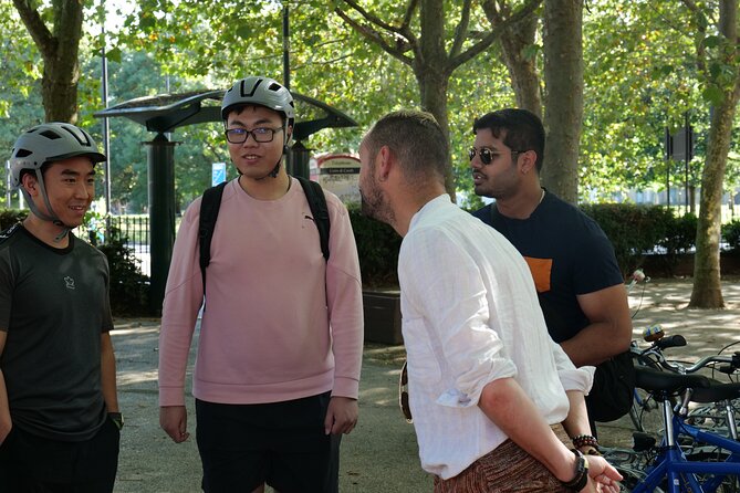 Classic London Landmarks Bicycle Tour - Minimum Age Requirement