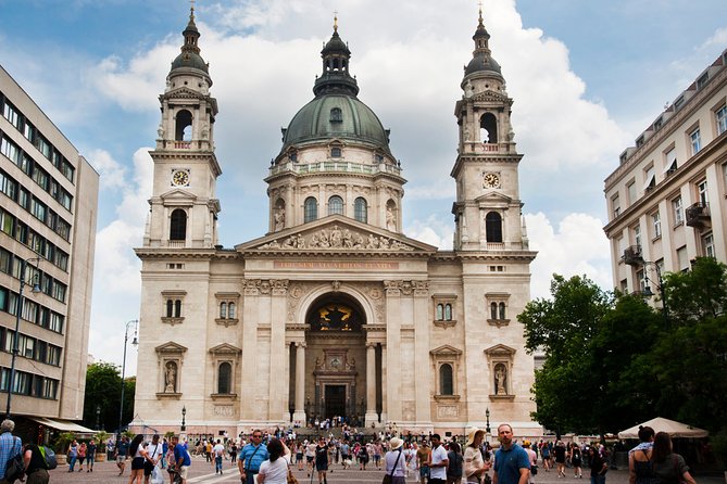 Classic Walk in Budapest Historical Center - Cancellation and Booking Details