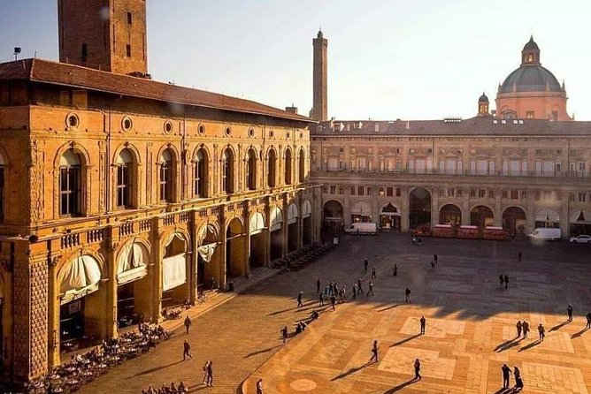 Classic Walking Tour Bologna - Insights on History