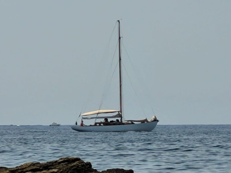 Classic Yacht Sailing in Cannes - Breathtaking Views of Côte Dazur
