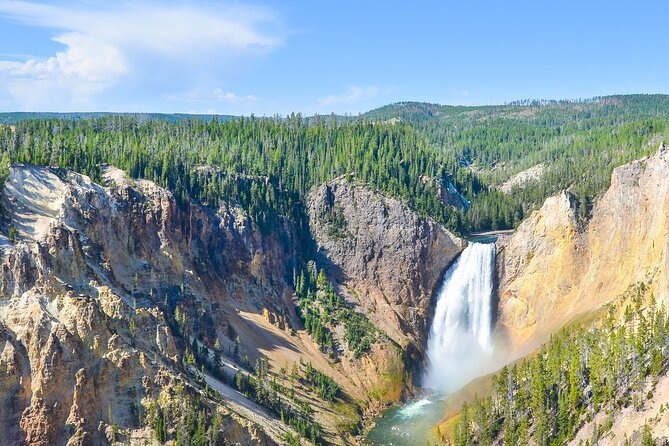 Classic Yellowstone National Park Lower Loop Picnic Lunch Tour - Discovering the Grand Canyon