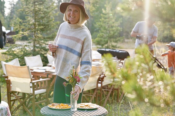 Classic Yellowstone National Park Lower Loop Picnic Lunch Tour - Knowledgeable Guide Insights