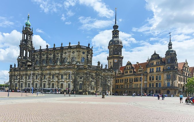Classical Dresden Walking Tour With Licensed Guide - Tour Duration and Meeting Point