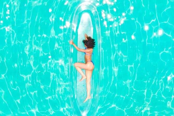 Clear Kayak Photoshoot in Nassau ,Bahamas. - Key Points