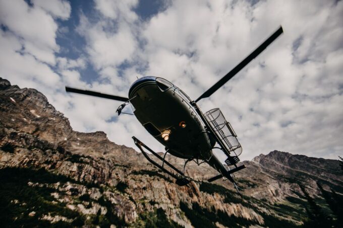 Clearwater County: Canadian Rockies Scenic Helicopter Tour - Knowledgeable Piloting