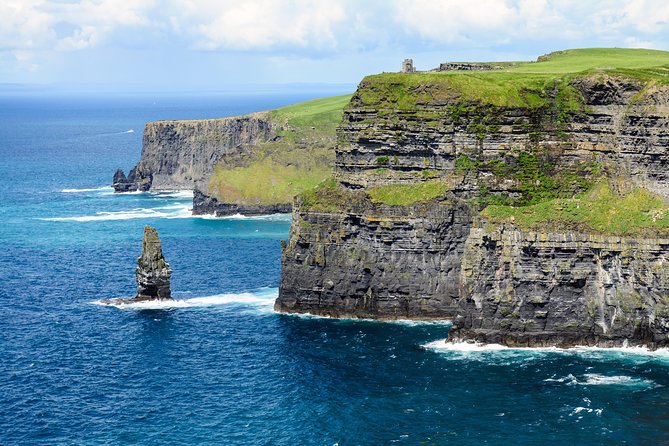 Cliffs of Moher and Burren Day Trip, Including Dunguaire Castle, Aillwee Cave, and Doolin From Galway - Discovering Dunguaire Castle