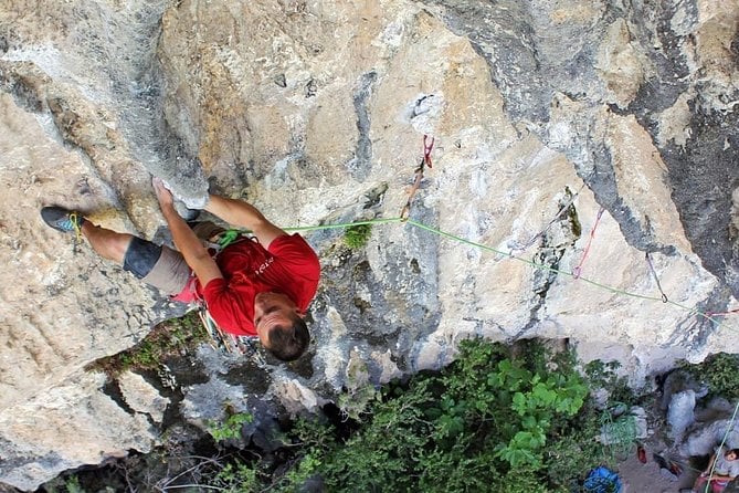 Climbing and Yoga Course in Rodellar, Huesca - Daily Activities