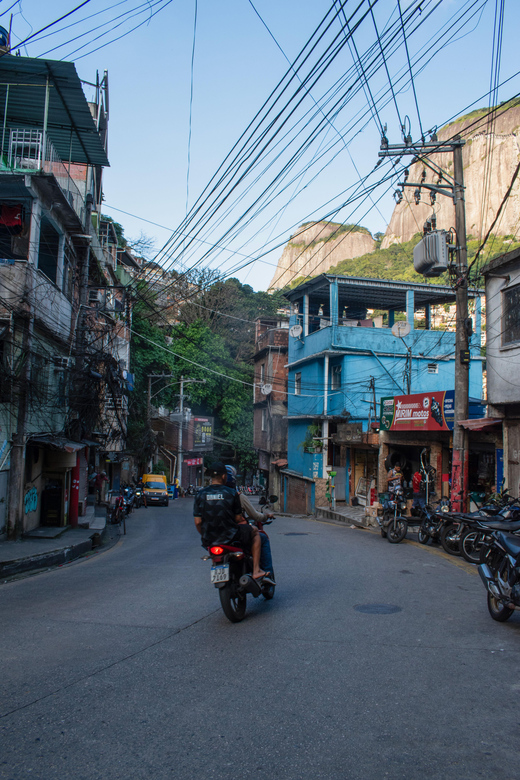 #Climbvidigal - Favela Day Tour With Photos and Videos - Key Points