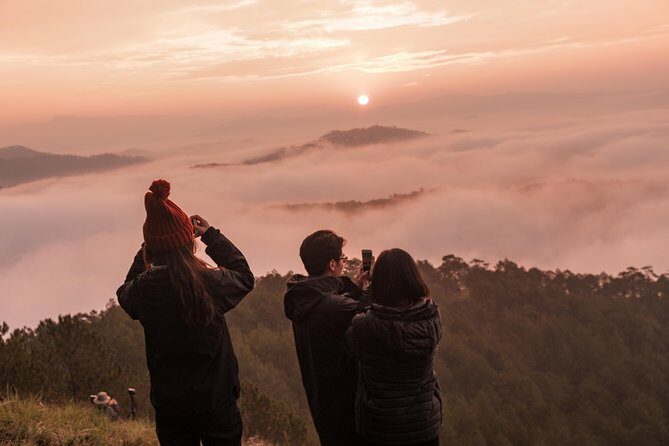 Cloud Chasing packaged hike - Sunrise, Nature and Wellness - Who Will Appreciate This Tour?