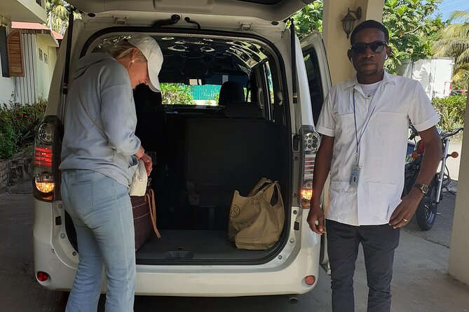 Club Night Life Round-Trip Private Transfer in Montego Bay - Transportation Details