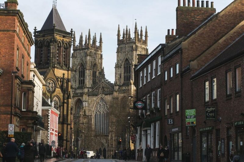 Clueniveristy of Magic!! Immersive Adventure in York City - Treasure Hunt With Mobile App