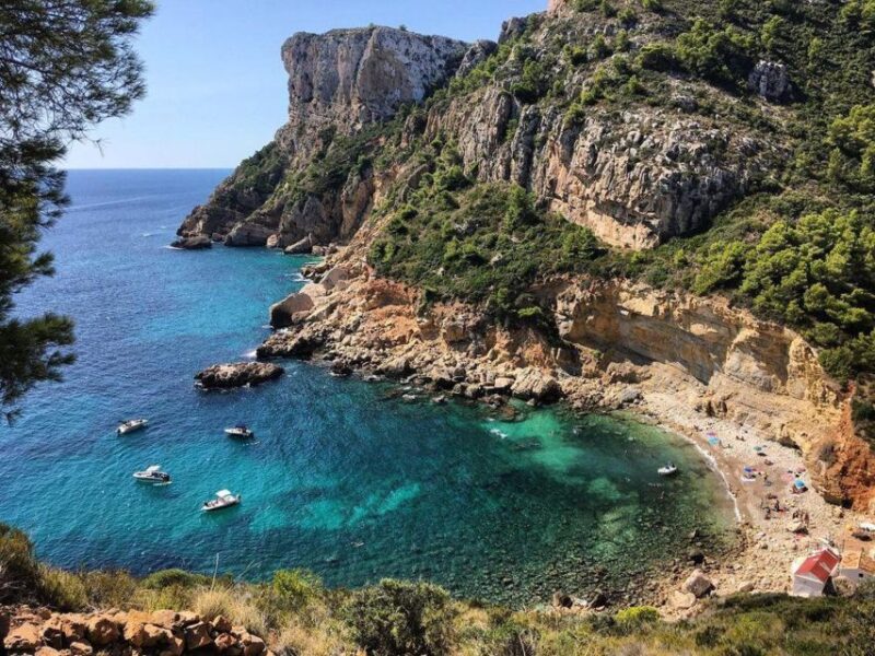 Coastal Cliffs & Beaches: Private Full Day Tour - Key Points