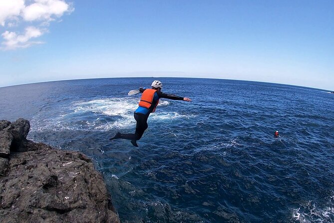 Coasteering Xtreme Gran Canaria: an Ocean & Mountain Adventure - Playing in the Ocean Waves