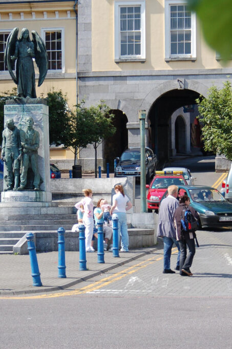 Cobh Historical Insights Tour - Cobhs Maritime and Emigrant History