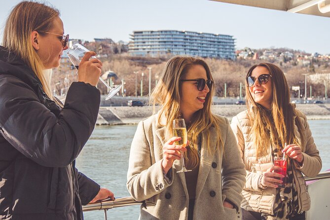 Cocktail Cruise Downtown Budapest - Customer Ratings and Reviews
