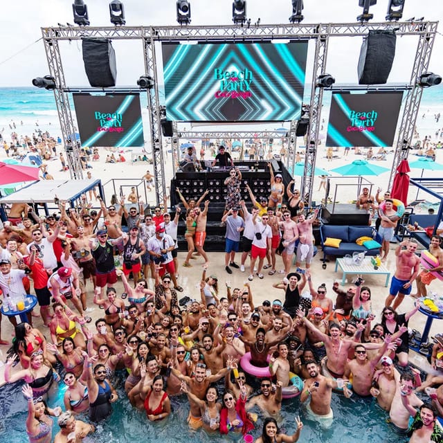Coco Bongo Beach Tickets - Entertainment and Atmosphere