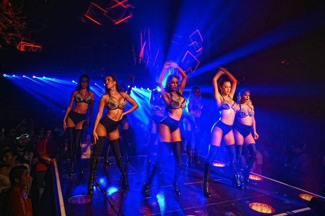 Coco Bongo Night Club Party in Punta Cana - Round Transfer & Entrance Tickets - Show Features and Capacity