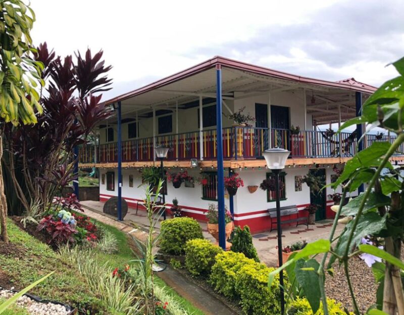 Coffee Farm and Salento Walking Tour With Lunch - Key Points