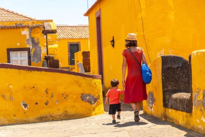 Coimbra Family Footsteps: A Journey Through Time - Vibrant Praça Do Comércio