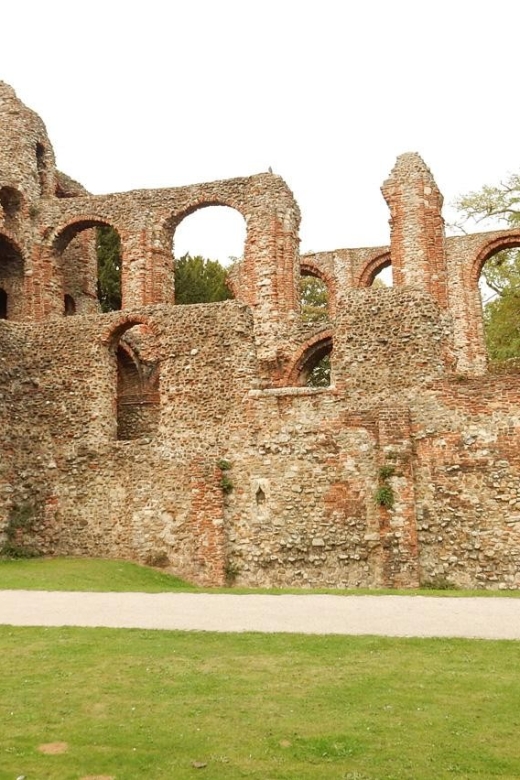 Colchester: Quirky Self-Guided Smartphone Heritage Walks - Colchester Castle and Its Keep