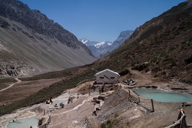 Colina Hot Springs, 4x4 Cars and Outdoor Barbecue! - Health and Accessibility
