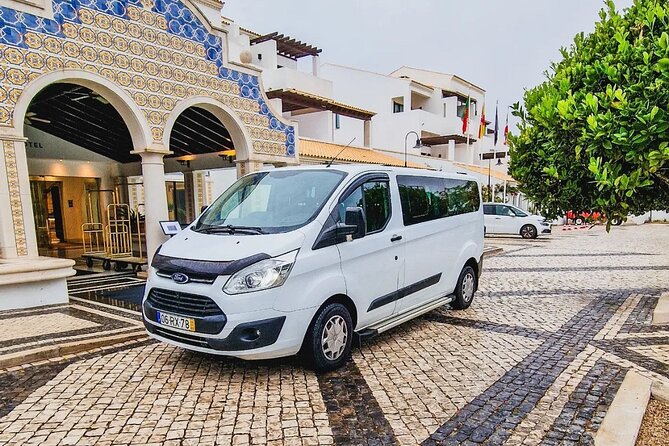 Colina Verde Golf (Minibus 8pax/roundtrip) - Pickup and Drop-off