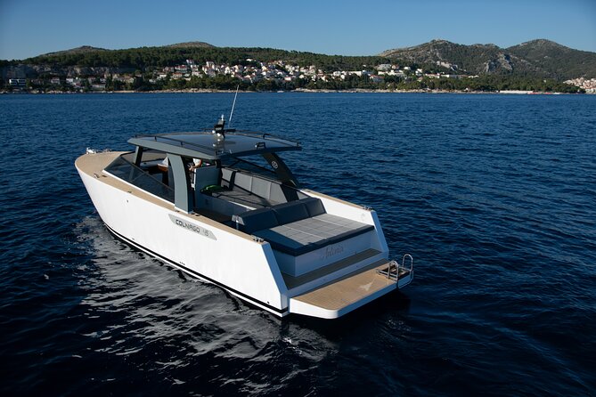 Colnago 45 - Luxury Private Speedboat Tours - Attentive Crew