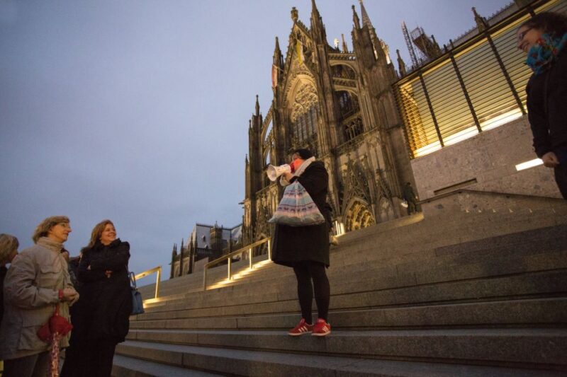 Cologne: 1.5-Hour Comedy Bus Tour - Tour Schedule and Meeting Point