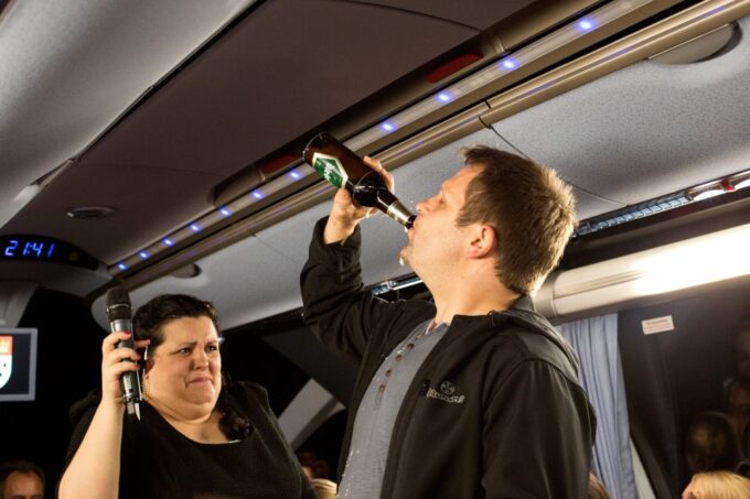 Cologne: 1.5-Hour Comedy Bus Tour - Tour Language and Duration