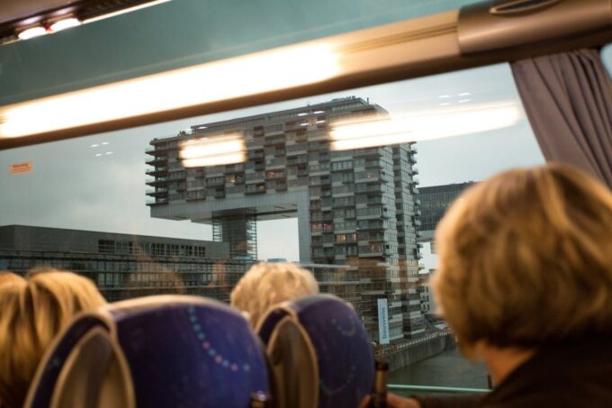 Cologne: 1.5-Hour Comedy Bus Tour - Comedy Show Experience
