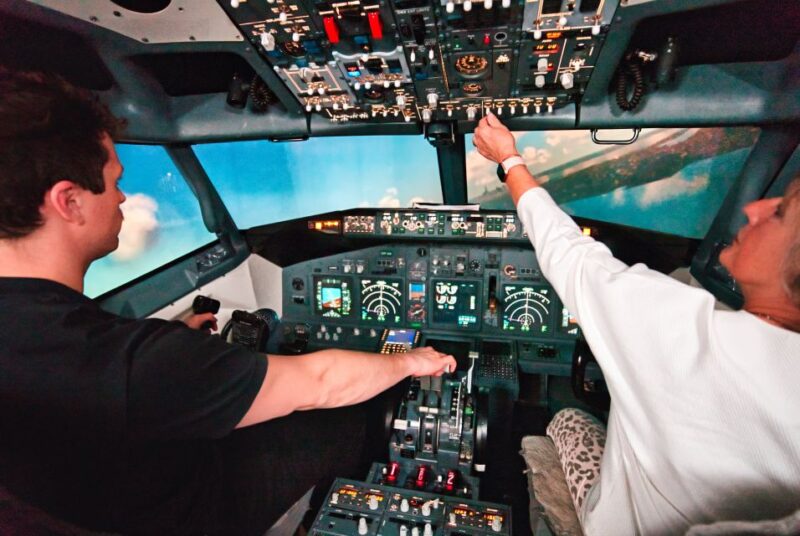 Cologne: Boeing 737 Flight Simulation at the Butz - Flight Planning and Scenarios