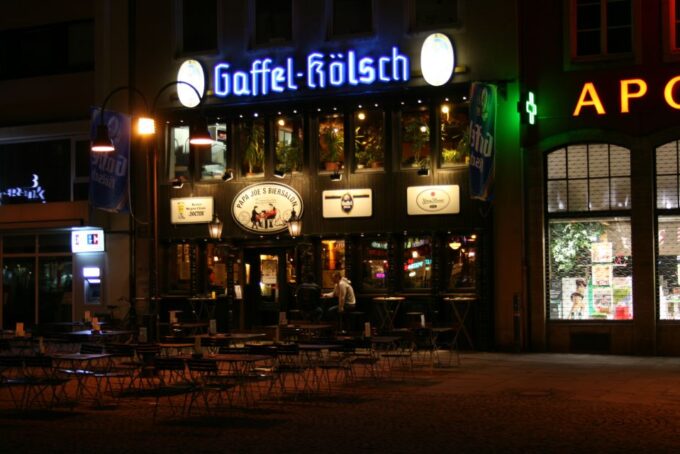 Cologne: Brewery Tour With Beer Tasting and Halven Hahn - Exploring Colognes Old Town
