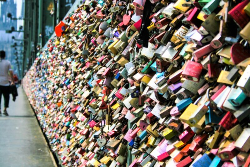 Cologne: City Highlights Guided Walking Tour - Key Sights