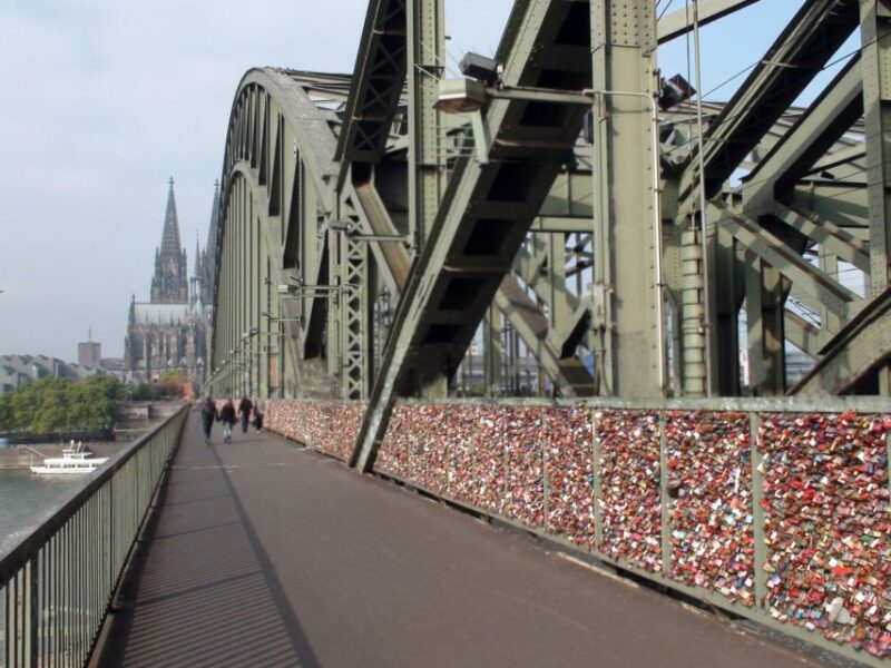 Cologne: City Highlights Segway Tour - Group Size and Languages