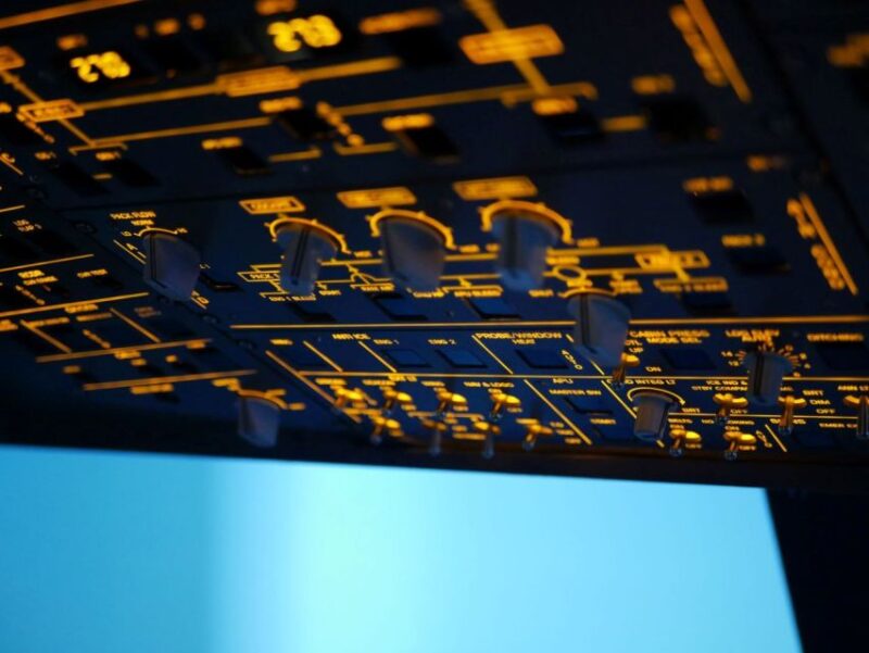 Cologne/Ehrenfeld: Boeing 747 Flight Simulation - Group Size and Cancellation