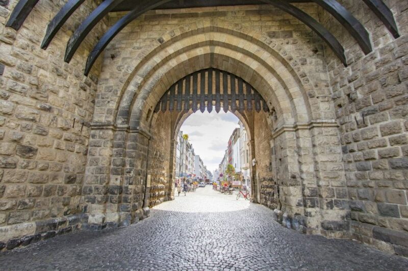 Cologne: Express Walk With a Local in 60 Minutes - Insights Into Local Culture