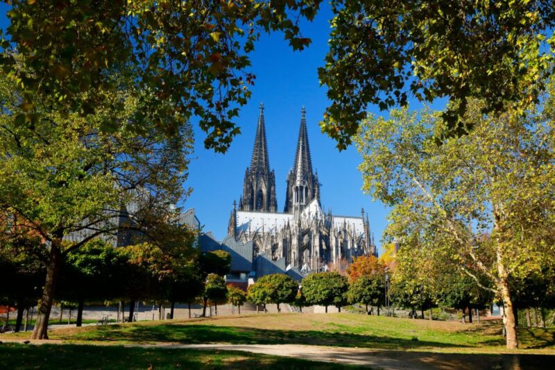 Cologne: First Discovery Walk and Reading Walking Tour - Key Points