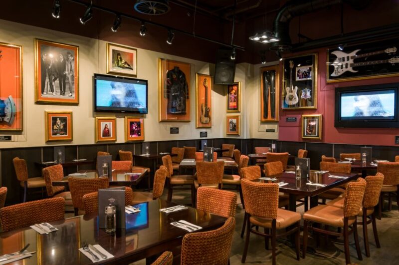 Cologne: Hard Rock Cafe With Set Menu for Lunch or Dinner - Gold Menu: 2-Course Meal Bliss