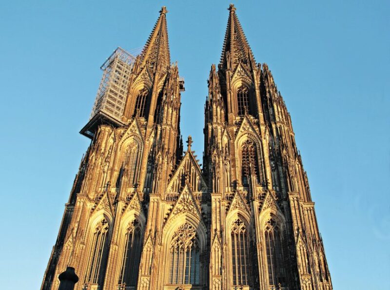 Cologne Highlights Privat Walking Tour & Panoramic Boat Trip - Discovering Local Culture