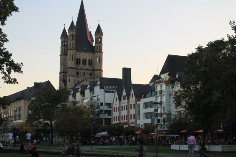 Cologne: Kölsch Highlights/Old Town Tour in German - Historical Highlights